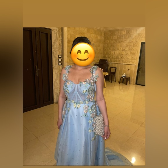 Beautiful blue dress with pearls and floral appliqué - Picture 2 of 2